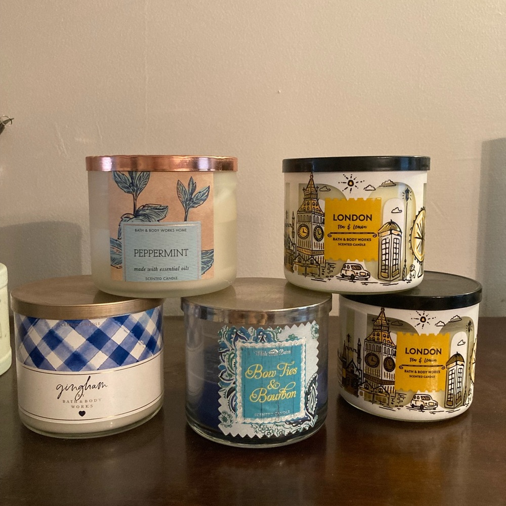 6 Bath and  body works candles